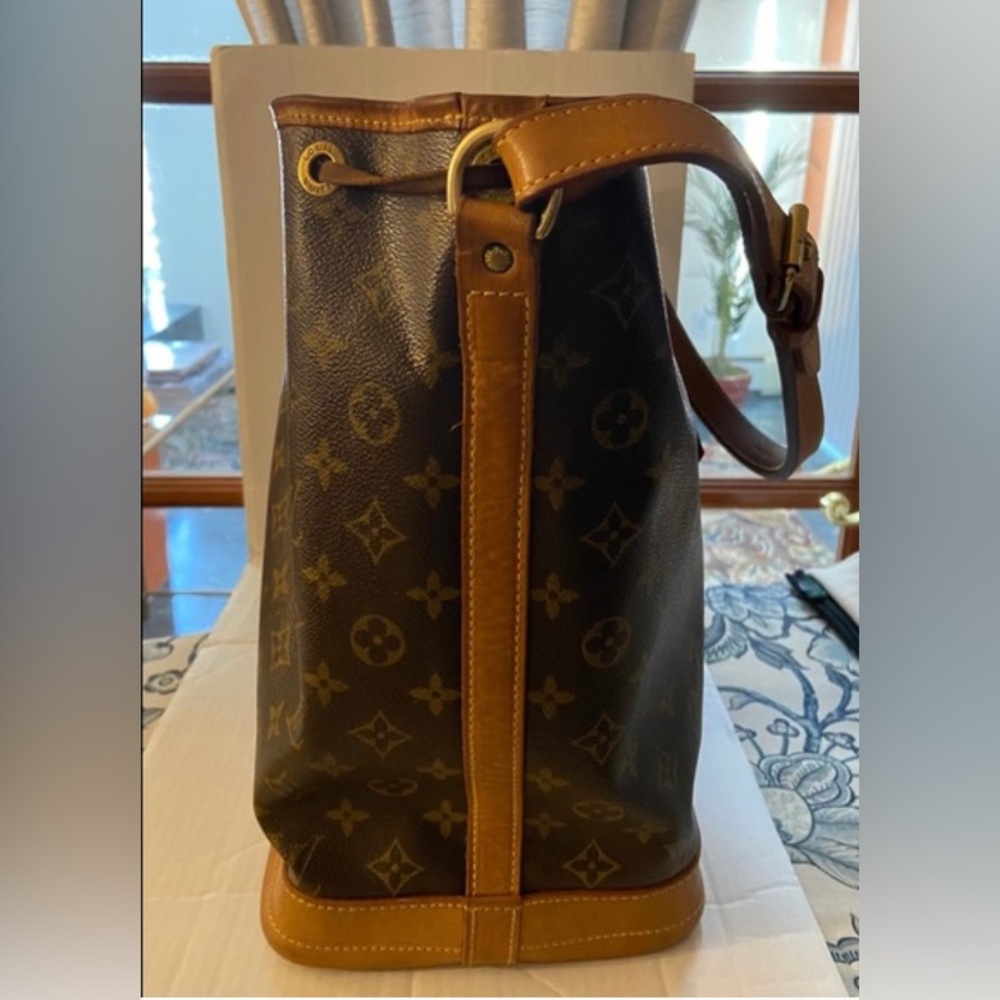 Luis Vuitton Brown Coated Bucket Bag - Picture 5 of 10